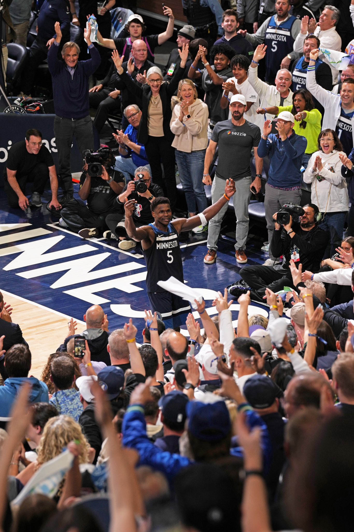 包含森林狼后卫连续砍下高分双杀对手的词条 包含森林狼后卫连续砍下高分双杀对手的词条